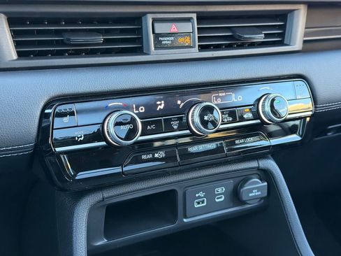 New 2025 Honda Pilot Touring image 32