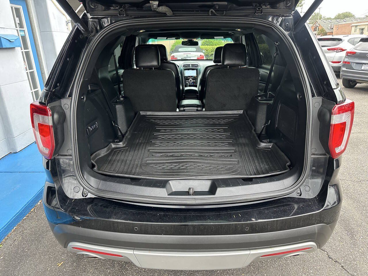 Used 2017 Ford Explorer Limited w/ Equipment Group 301A AWD/4WD image 21