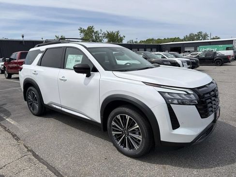 New 2026 Nissan Pathfinder Platinum AWD/4WD image 3