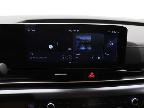 Used 2025 Kia Carnival FWD image 20