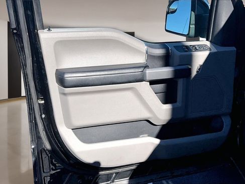 Used 2017 Ford F150 XLT image 13