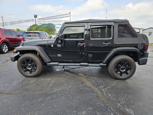 Used 2014 Jeep Wrangler Unlimited Sahara AWD/4WD image 30
