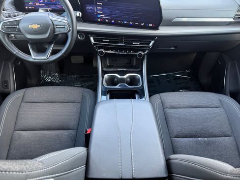 Used 2024 Chevrolet Traverse LT w/ Enhanced Driving Package FWD image 15