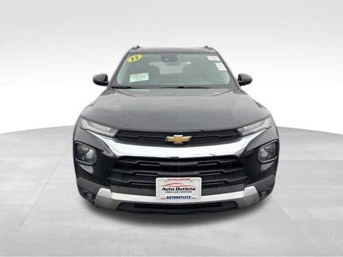 Used 2022 Chevrolet TrailBlazer LT w/ Convenience Package AWD/4WD image 2
