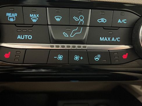 Used 2022 Ford Escape Titanium AWD/4WD image 31