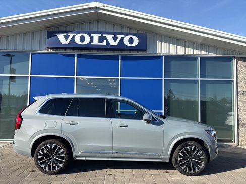 Used 2025 Volvo XC90 T8 Ultra w/ Protection Package Premier image 7
