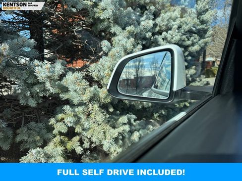 Used 2022 Tesla Model Y Long Range image 18