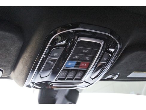 Used 2022 Jeep Grand Wagoneer Series III AWD/4WD image 23