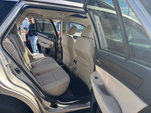 Used 2017 Subaru Outback 2.5i Limited image 14