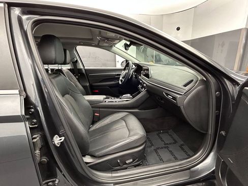 Used 2023 Hyundai Sonata Limited w/ Preferred Accessory Package FWD image 17