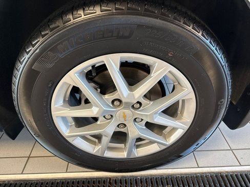 Used 2023 Chevrolet Equinox LT image 11