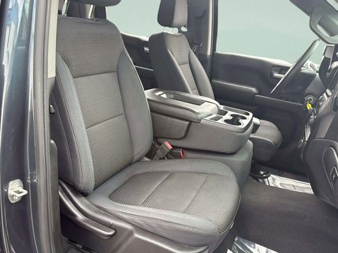 Used 2019 Chevrolet Silverado 1500 Custom w/ Custom Convenience Package image 18