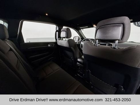 Used 2021 Jeep Grand Cherokee Laredo image 28