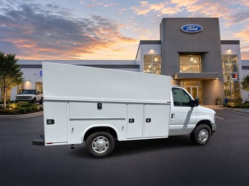 Used 2026 Ford E-350 and Econoline 350 Super Duty w/ Power Equipment Group RWD image 8