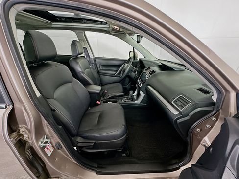Used 2016 Subaru Forester 2.5i Touring w/ Eyesight & Navigation System image 32