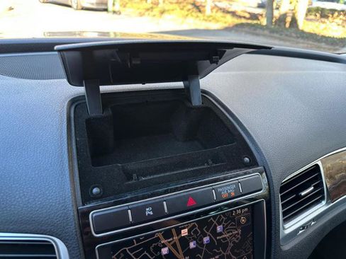 Used 2015 Volkswagen Touareg VR6 image 29