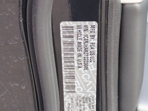 New 2026 Jeep Grand Cherokee Altitude image 25