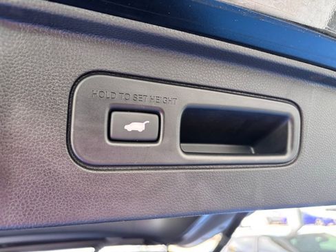 Used 2024 Honda Pilot Touring image 13