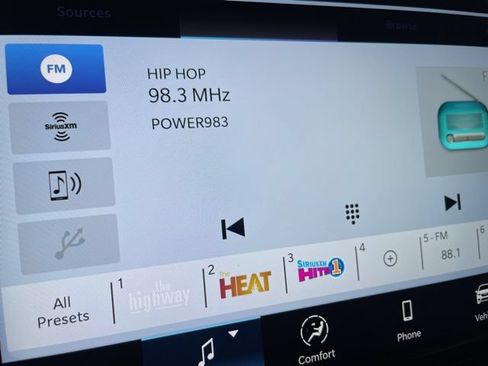 New 2026 Chrysler Pacifica Select FWD image 29