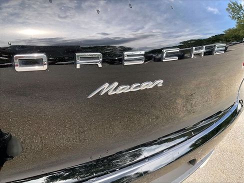 Used 2018 Porsche Macan AWD/4WD image 29
