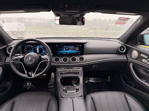 Used 2021 Mercedes-Benz E 450 4MATIC All-Terrain Wagon image 31