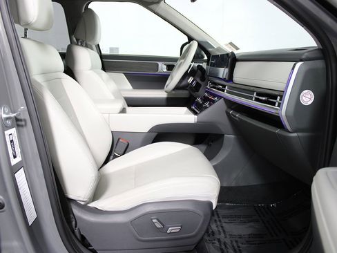 Used 2025 Hyundai Santa Fe Limited image 16