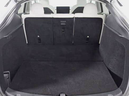 Used 2025 Tesla Model Y Performance image 35