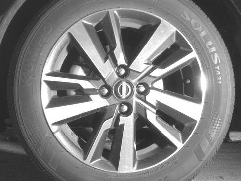 Used 2025 Nissan Versa SV FWD image 12