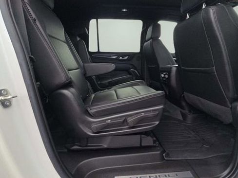 Used 2022 GMC Yukon XL Denali image 20