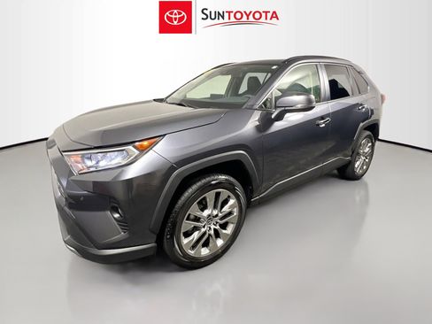 Used 2020 Toyota RAV4 Limited w/ Limited Grade Weather Package FWD image 9