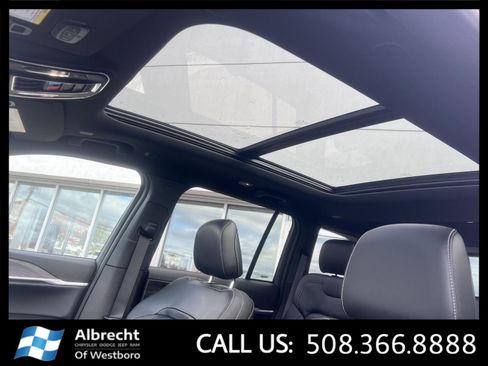 New 2025 Jeep Grand Cherokee Limited image 25