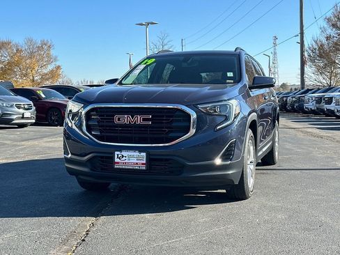 Used 2019 GMC Terrain SLE w/ Driver Convenience Package image 2