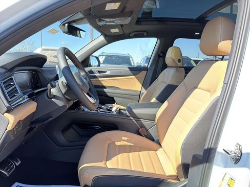 New 2026 Volkswagen Atlas Cross Sport SEL R-Line image 11