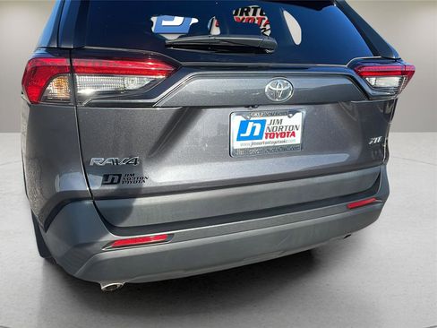 Used 2023 Toyota RAV4 XLE Premium image 12