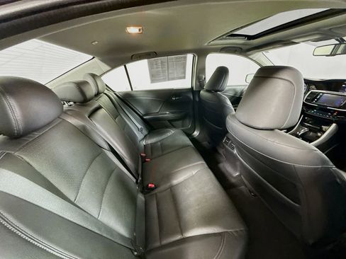 Used 2017 Honda Accord EX-L image 28