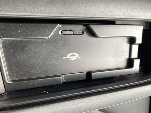 Used 2021 Toyota Highlander XLE image 25