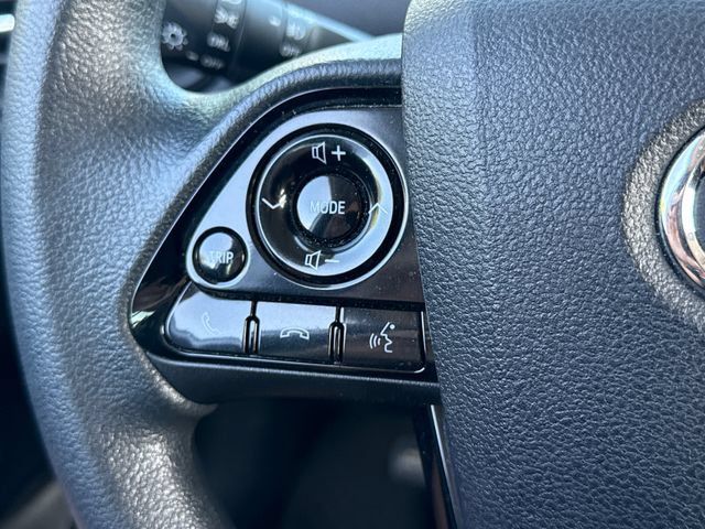 Certified 2021 Toyota Prius LE AWD/4WD image 33