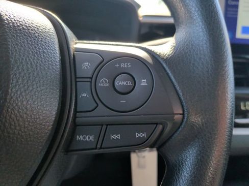 Used 2025 Toyota Corolla LE FWD image 17