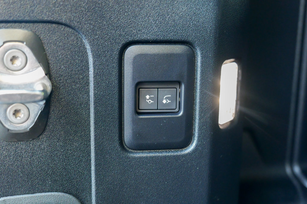 Used 2023 Land Rover Defender 110 X AWD/4WD image 61