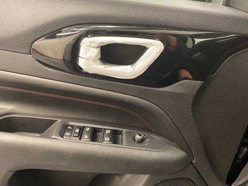 Used 2026 Jeep Compass Trailhawk w/ Sun, Sound & Navigation Group image 19