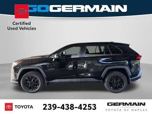 Used 2022 Toyota RAV4 LE AWD/4WD image 2