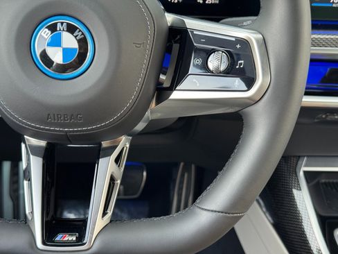 Used 2023 BMW i7 xDrive60 image 22