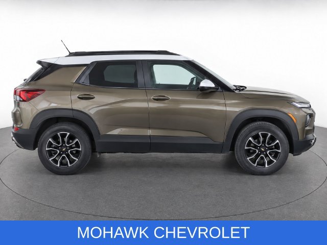 Certified 2022 Chevrolet TrailBlazer ACTIV w/ Sun and Liftgate Package FWD image 11