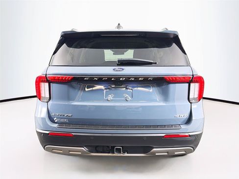 Used 2025 Ford Explorer Active w/ Active Comfort Package AWD/4WD image 10
