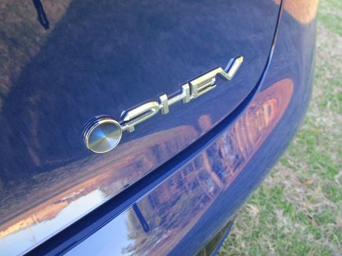 Used 2026 Toyota Prius Plug-In Hybrid image 9