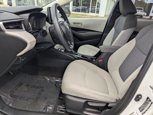 Used 2022 Toyota Corolla LE image 14