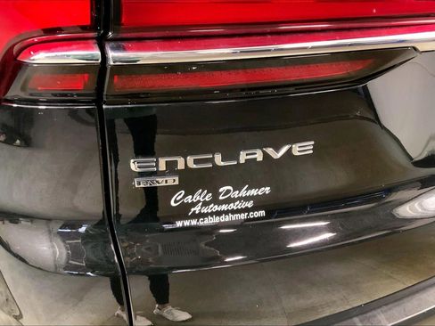 Used 2025 Buick Enclave Preferred AWD/4WD image 8