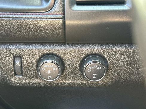 Used 2017 GMC Canyon SLE w/ All Terrain Package AWD/4WD image 15