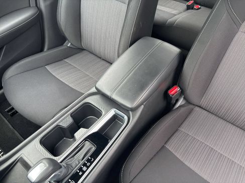 Used 2025 Nissan Sentra SV FWD image 33