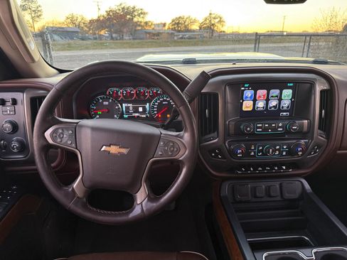 Used 2019 Chevrolet Silverado 2500 High Country w/ Duramax Plus Package image 12